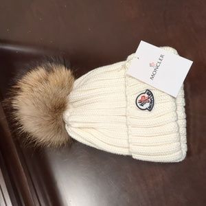 NWT moncler pom pom hat brand new!